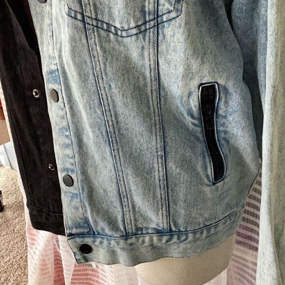 True IMG Two Tone Denim Truck Jacket Women’s Small Jean & Black - Picture 9 of 12
